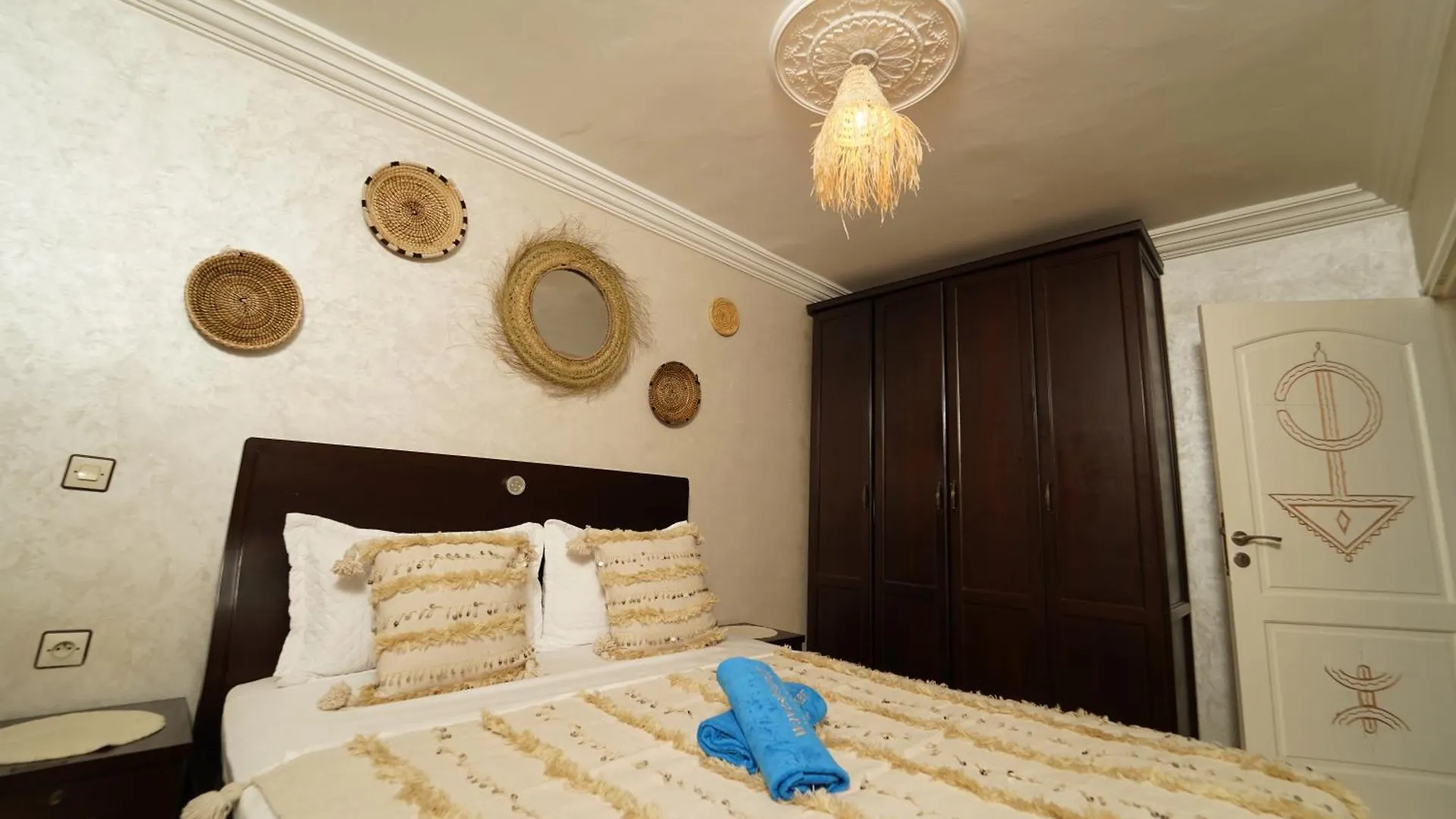 Bed and Breakfast Waves Hunter Surf House Агадир 0*,