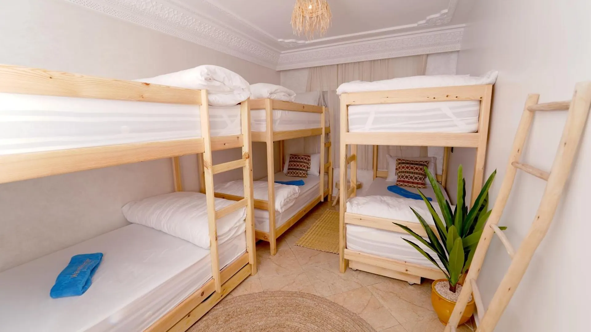 Bed and Breakfast Waves Hunter Surf House Агадир 0*,