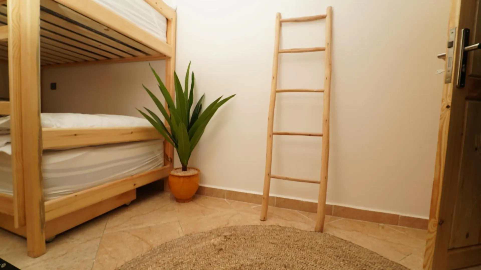Waves Hunter Surf House Bed & Breakfast Agadir