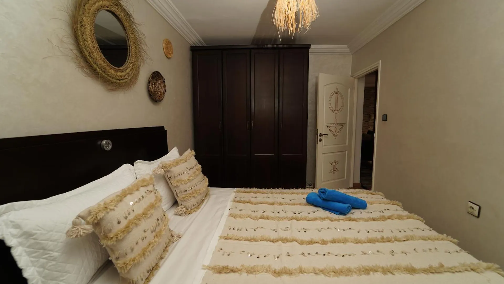 Waves Hunter Surf House Bed & Breakfast Agadir