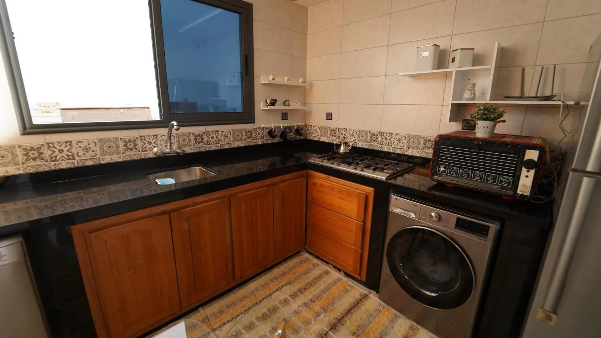Waves Hunter Surf House Bed & Breakfast Agadir