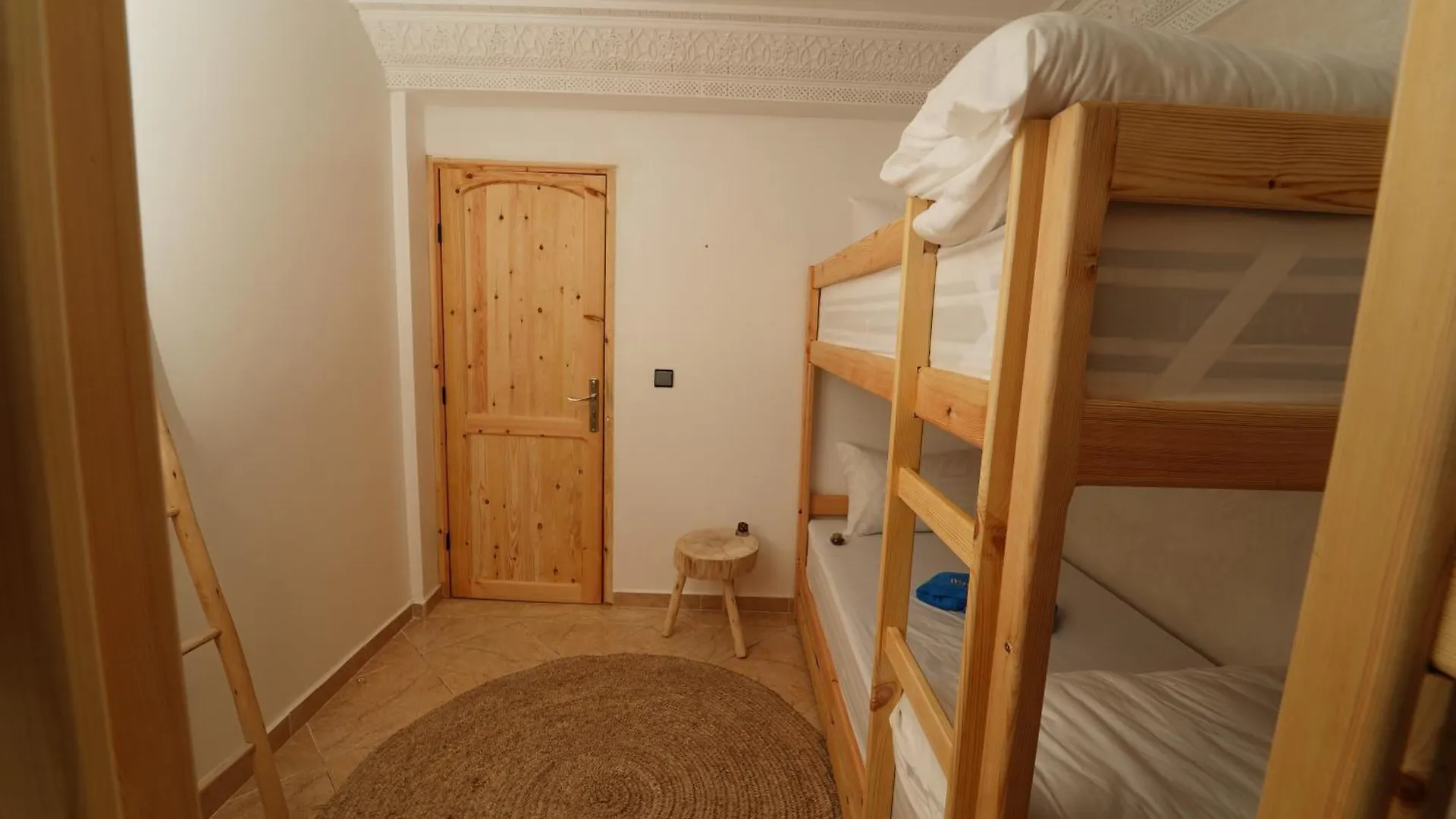 Waves Hunter Surf House Bed & Breakfast Agadir